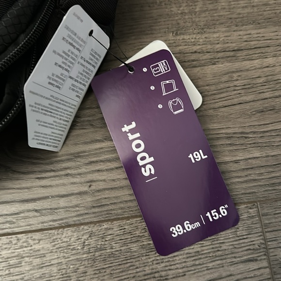 Targus 15.6" Sport Backpack, Black - Picture 8 of 10